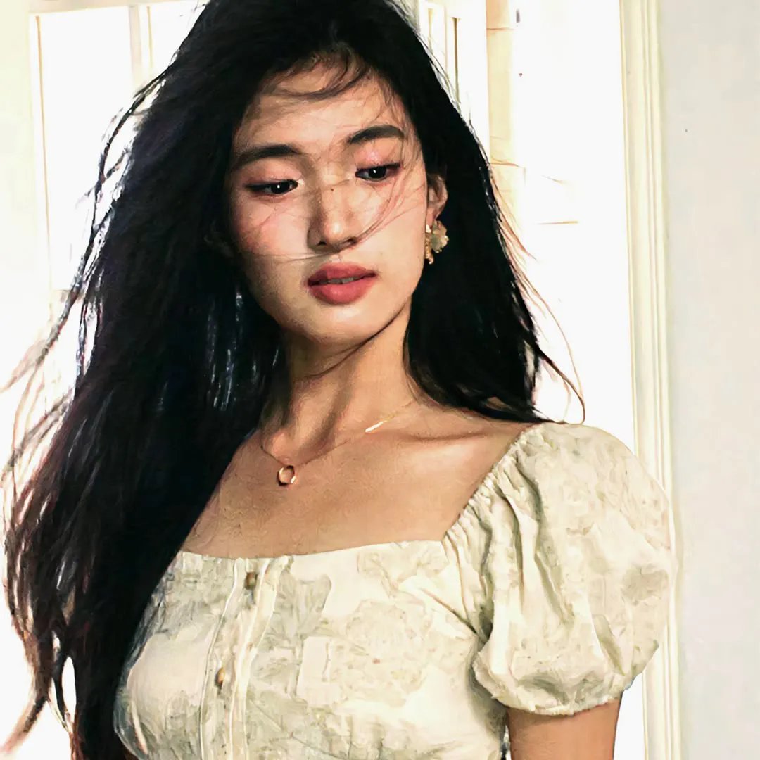 《女超人第六季》海报